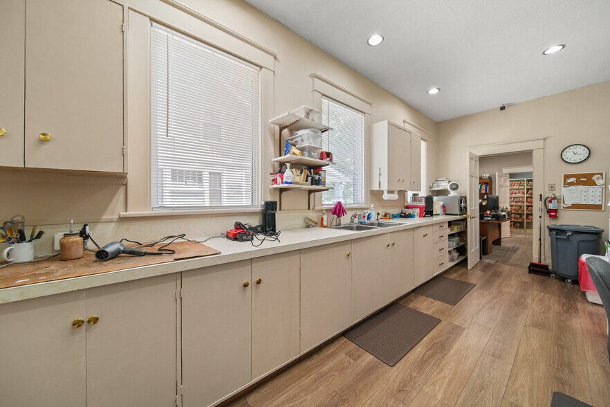 More Photos Of 217 Mocksville Ave, Salisbury Office Residential For Sale