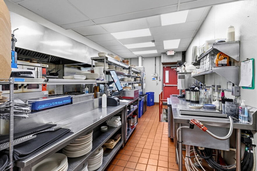 More Photos Of 664 Grand Ave, Saint Paul Storefront Retail Residential For Sale