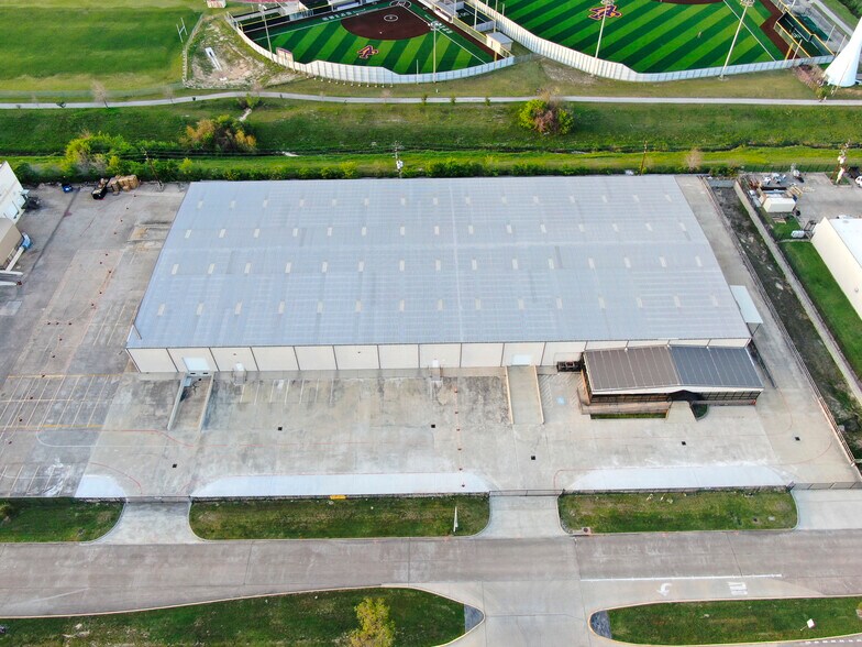 More Photos Of 10422 W Gulf Bank Rd, Houston Distribution For Lease