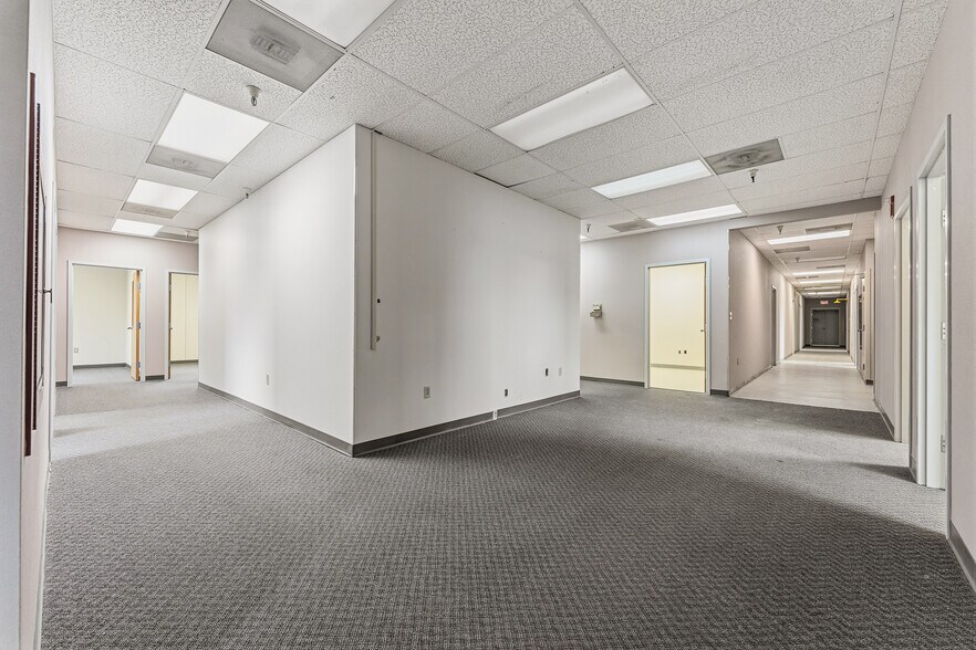 More Photos Of 501 Locust Ave, Fairmont Freestanding For Sale