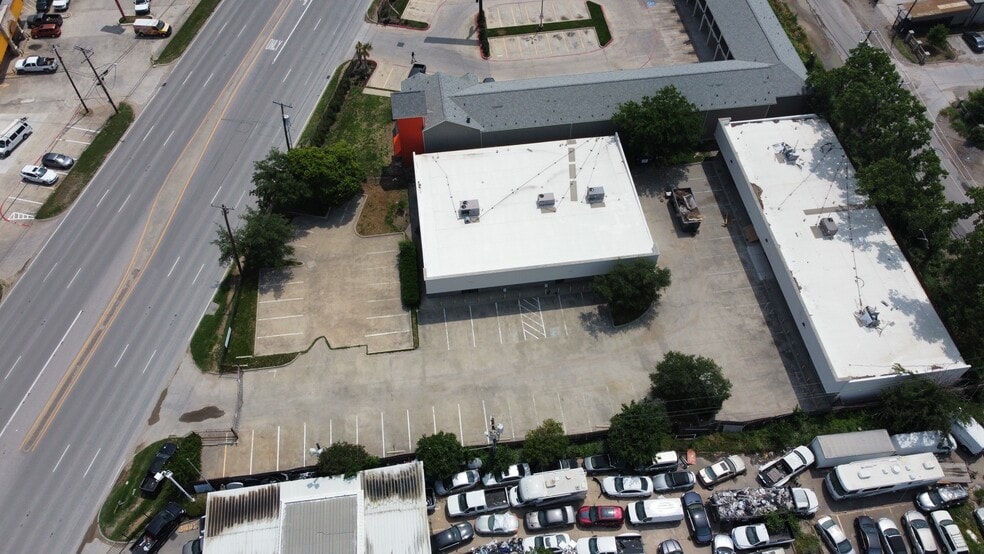 More Photos Of 2020 W Northwest Hwy, Dallas Freestanding For Sale