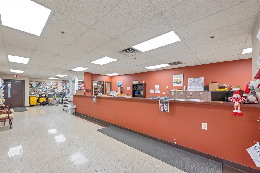 More Photos Of 11-25 Harding St, Middletown Warehouse For Lease