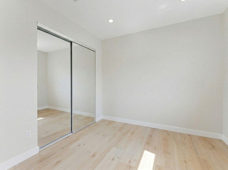 More Photos Of 5075 Pickford St, Los Angeles Apartments For Sale