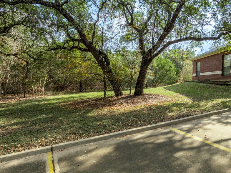 More Photos Of 625 Kennedy Ct, Belton Office For Sale