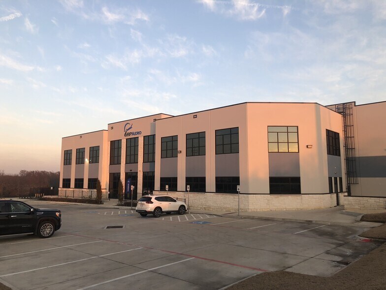 More Photos Of 5260 Valley View Ln, Irving Industrial For Lease
