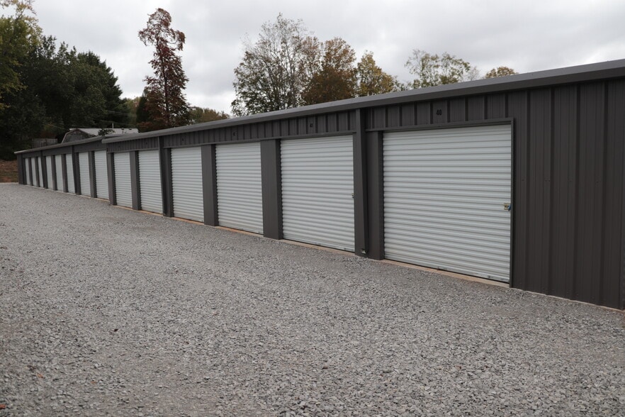 More Photos Of 912 Dinah Shore blvd, Winchester Self Storage For Sale