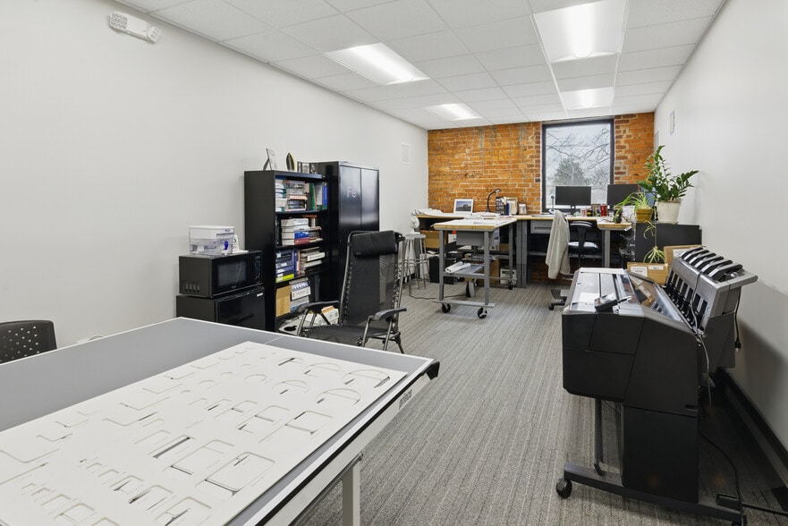 More Photos Of 1948 Franklin Rd SW, Roanoke Office For Lease