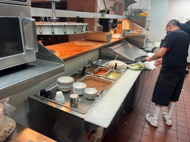 More Photos Of 820 E Santa Fe Ave, Grants Restaurant For Sale