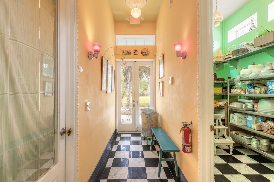 More Photos Of 197 E Church St, Deland General Retail For Sale