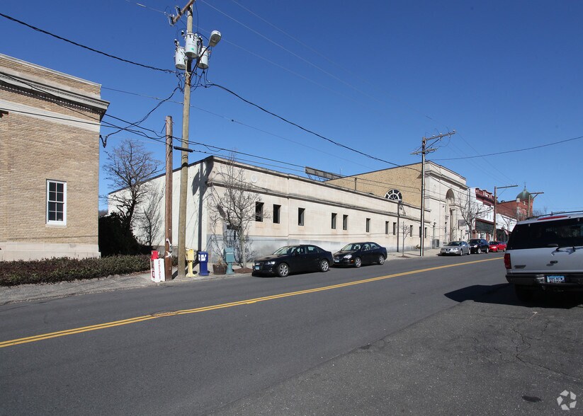 More Photos Of 115 Main St, Seymour General Retail For Sale