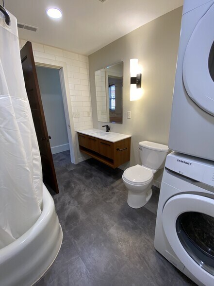 More Photos Of 426 E Morgan St, Boonville Storefront Retail Office For Lease