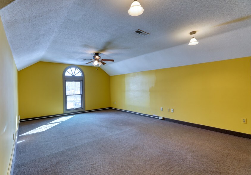 More Photos Of 908-914 Allen St, Springfield Storefront Retail Office For Sale