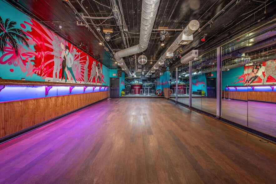 More Photos Of 112 Chestnut St, Philadelphia Storefront Retail Residential For Sale