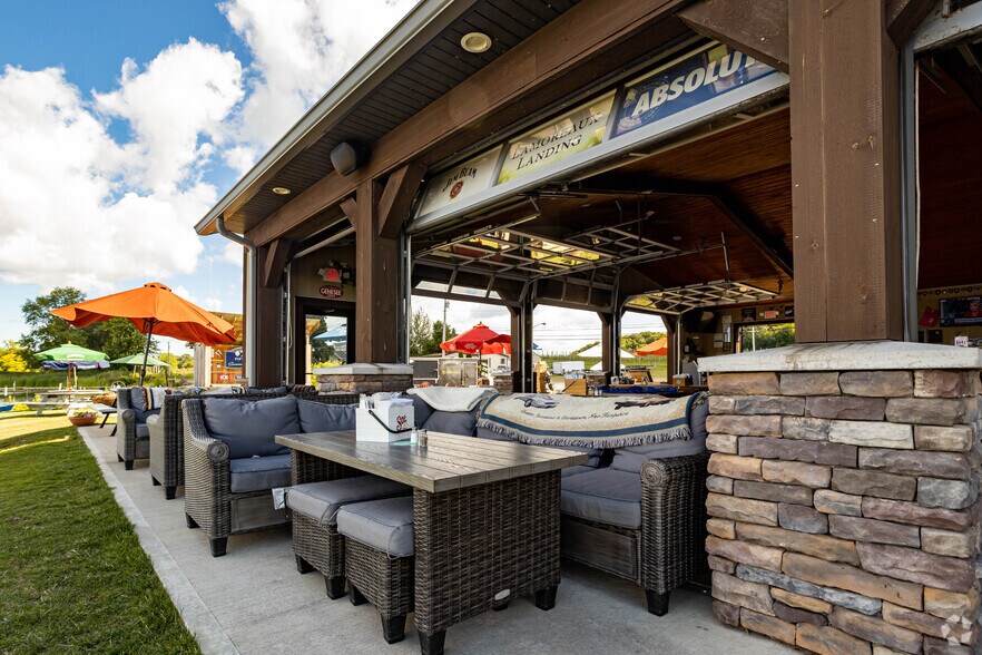 More Photos Of 7147 Lake Bluff Rd, Wolcott Restaurant For Sale
