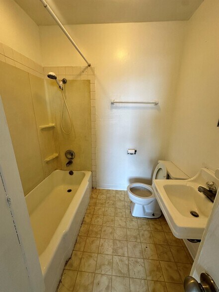 More Photos Of 24-26 S Galena Ave, Freeport Apartments For Sale