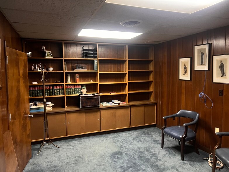 More Photos Of 309 N Main St, Salisbury Office Residential For Sale