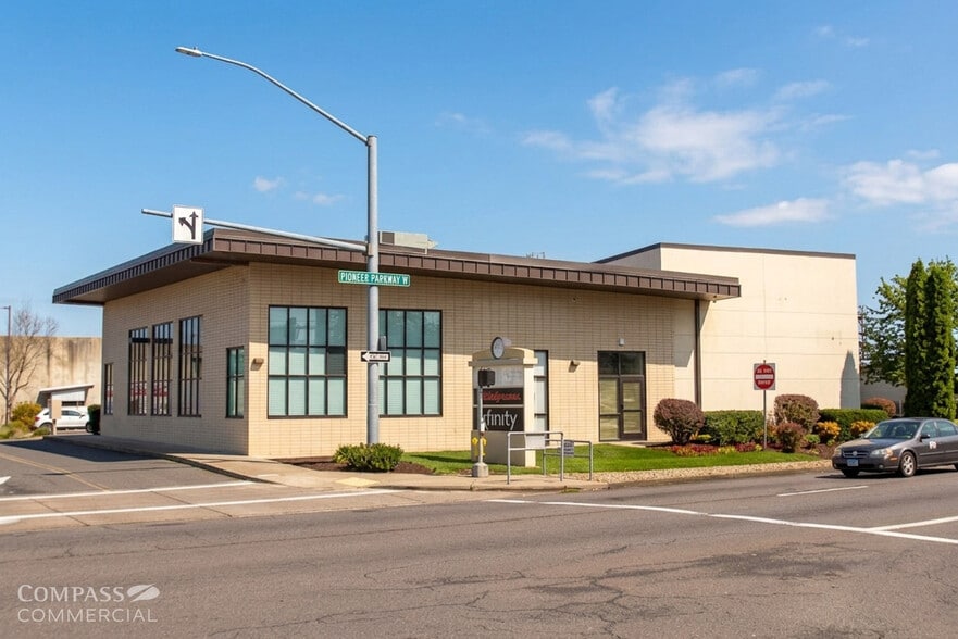 More Photos Of 1801 Pioneer Pky, Springfield Storefront For Lease