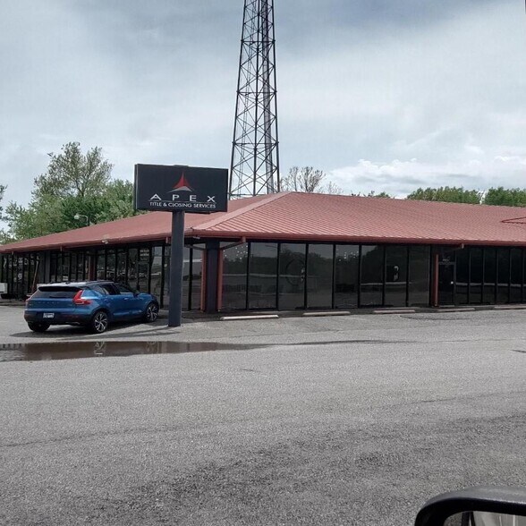 More Photos Of 959 N 3rd St, Langley Storefront For Sale