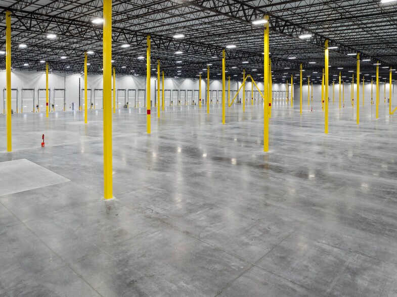 More Photos Of 150 Revolutionary Drive, East Taunton Warehouse For Lease