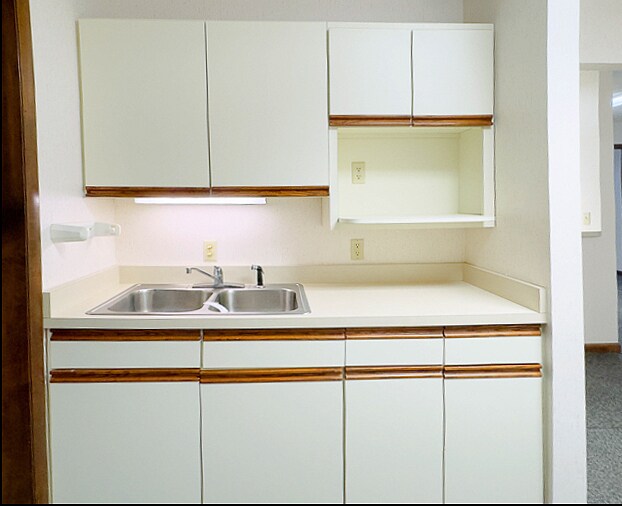 More Photos Of 1515 W Walnut St, Jacksonville Medical For Sale