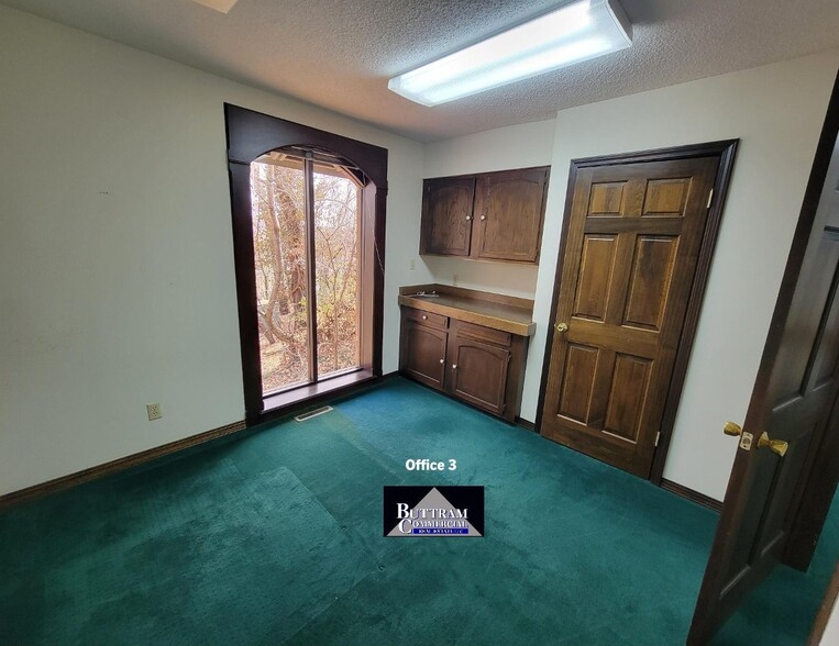 More Photos Of 3111 McClelland Blvd., Joplin Office For Sale