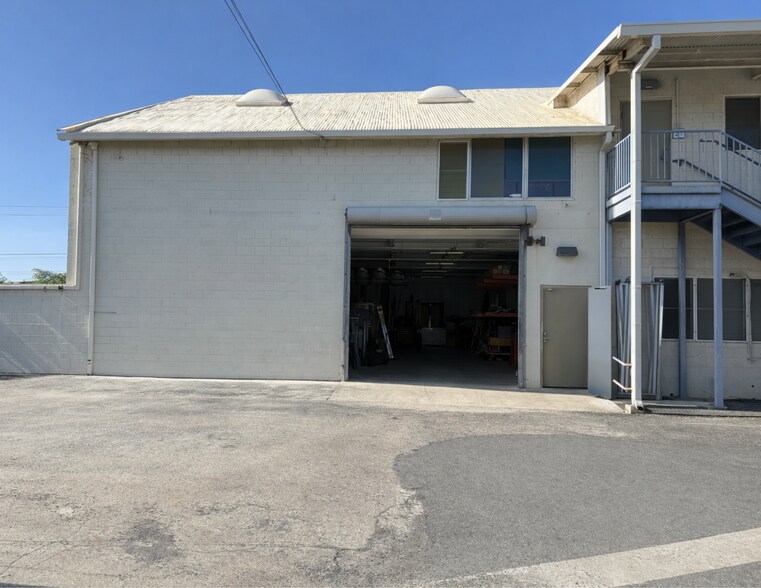 Primary Photo Of 411 Puuhale Rd, Honolulu Service For Lease
