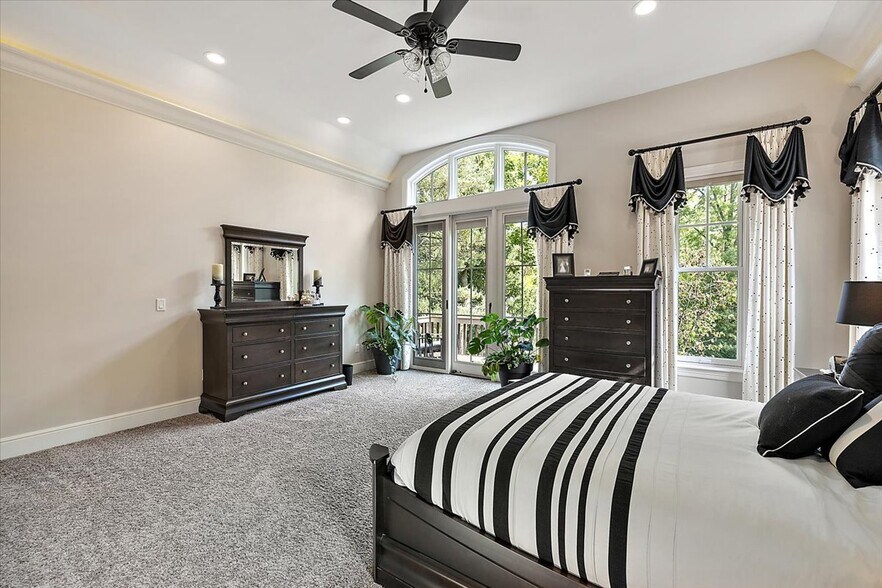 More Photos Of 1330 Oxford Rd, Bloomfield Hills Specialty For Sale