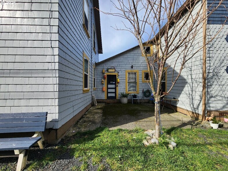 More Photos Of 935 Jackson St, Port Orford Apartments For Sale