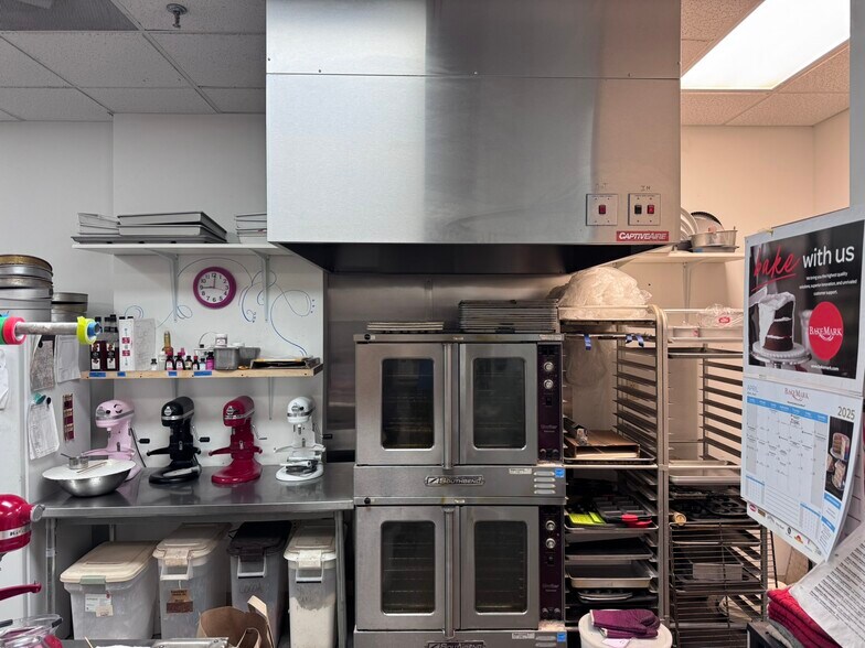 More Photos Of 1616 Battleground Ave, Greensboro Freestanding For Lease