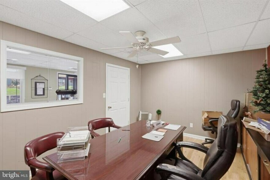 More Photos Of 23 S Colonial Dr, Hagerstown Office For Sale