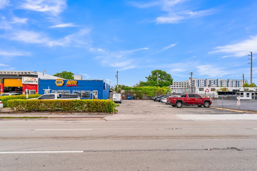 More Photos Of , Fort Lauderdale General Retail For Sale