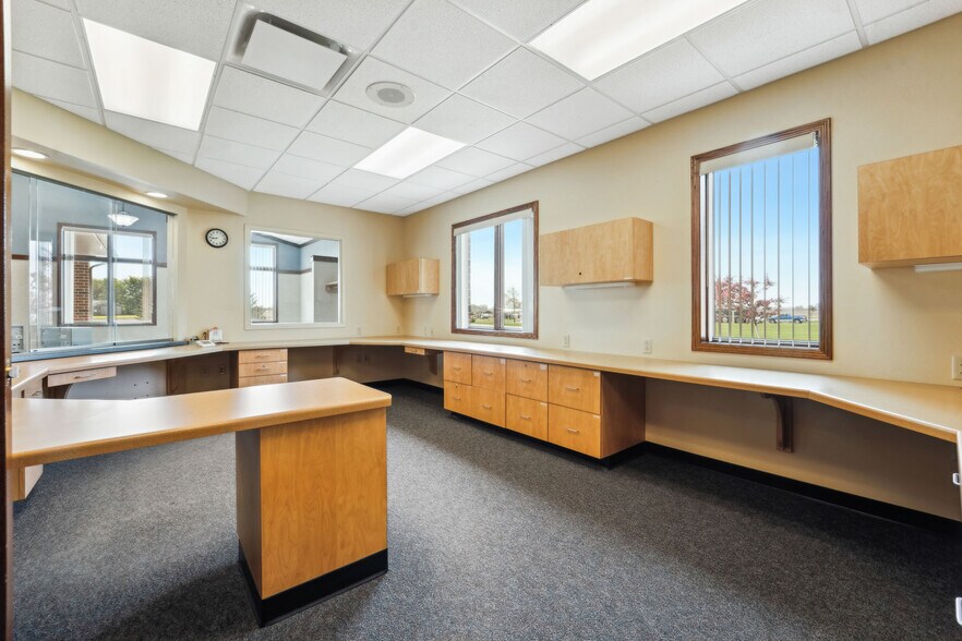 More Photos Of 790 Eastgate Dr, Ripon Medical For Sale