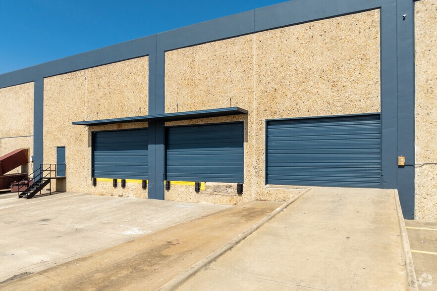 More Photos Of 2213 E Pioneer Dr, Irving Manufacturing For Lease