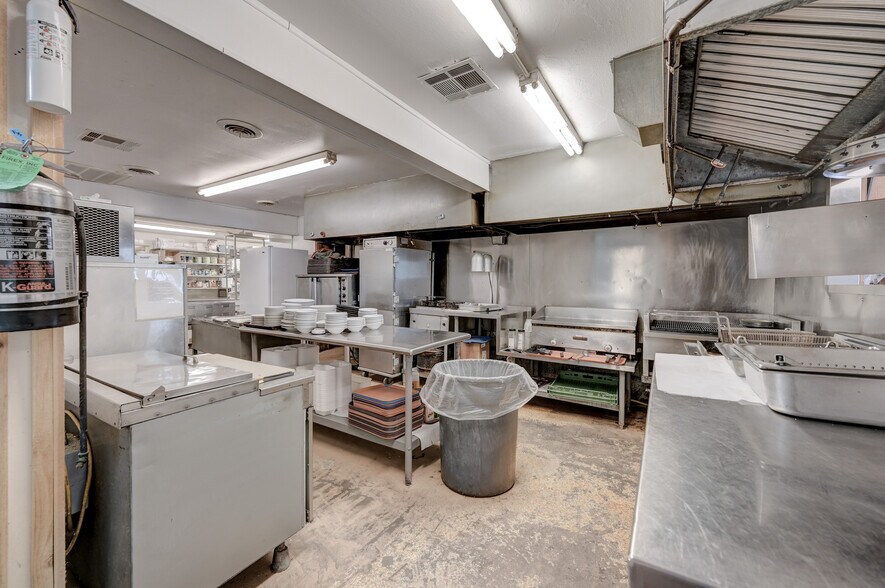 More Photos Of 2447 Military Ave, Baxter Springs Restaurant For Sale
