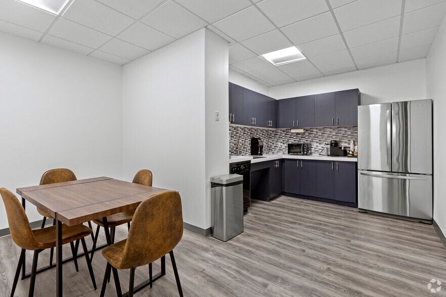 More Photos Of 1412 Main St, Dallas Office For Lease