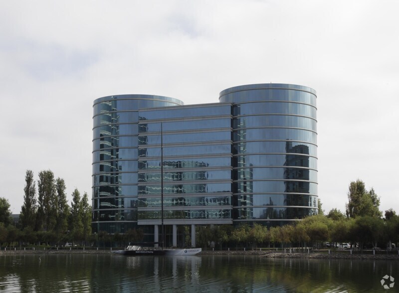 More Photos Of 100 Oracle Pky, Redwood City Unknown For Lease