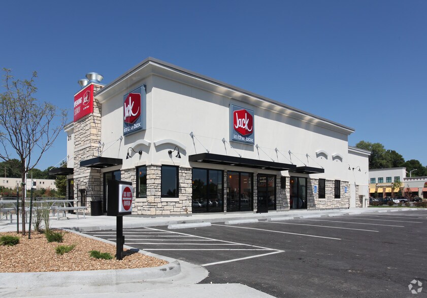 Primary Photo Of 211 S 18th St Expy, Kansas City Fast Food For Lease