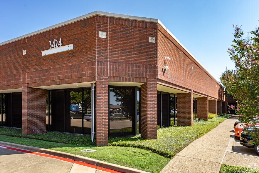 More Photos Of 3424 Midcourt Rd, Carrollton Office For Sale