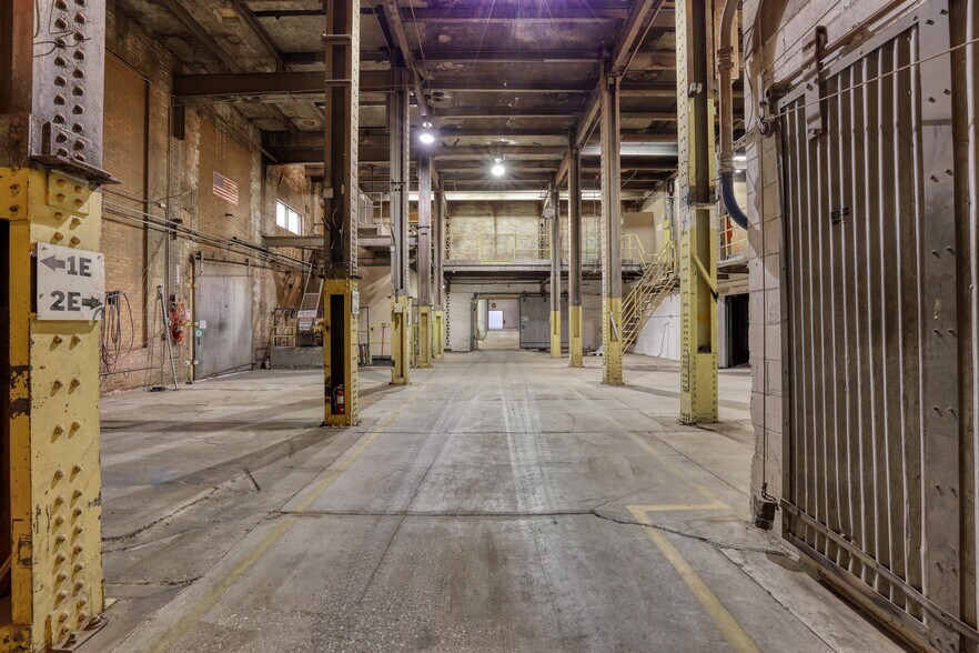 More Photos Of 1457 Coffeen, Sheridan Warehouse For Sale