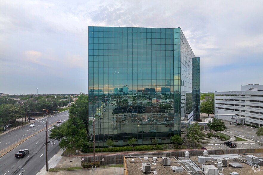 More Photos Of 11490 Westheimer Rd, Houston Office For Lease
