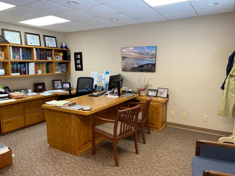 More Photos Of 1200 Heritage Dr, New Richmond Office For Sale