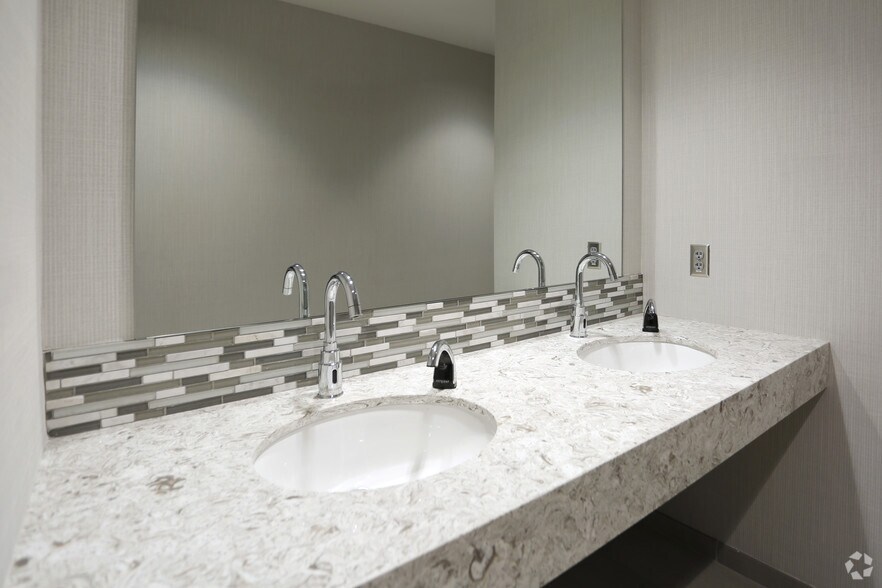 More Photos Of 371 E Paces Ferry Rd NE, Atlanta Medical For Lease