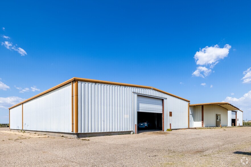 More Photos Of 605 E Yukon Rd, Odessa Warehouse For Lease