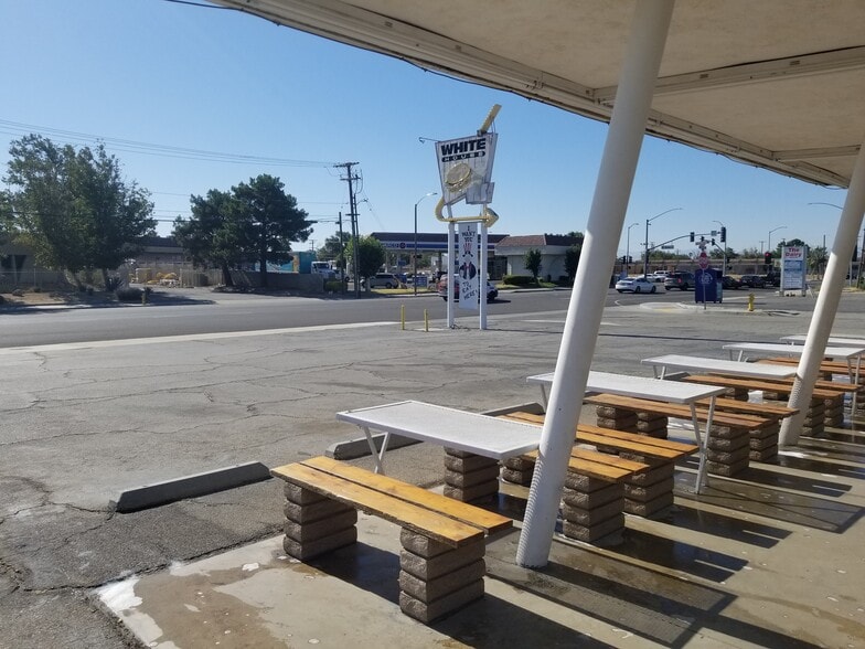 More Photos Of 44431 Division St, Lancaster Restaurant For Sale