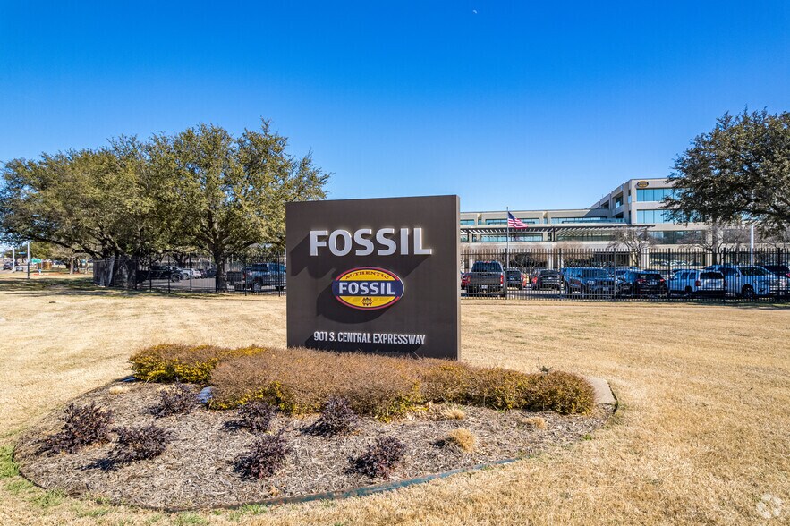 More Photos Of 901 S Central Expy, Richardson Office For Lease