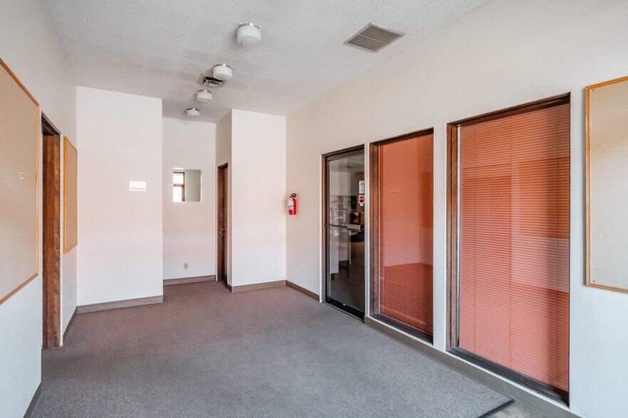 More Photos Of 707 S Main St, Lebanon Office For Lease