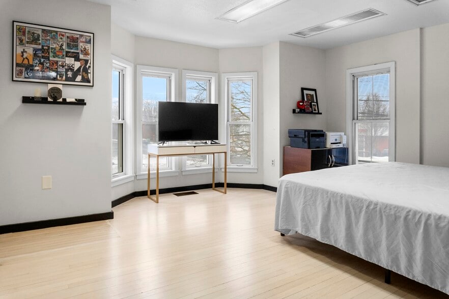 More Photos Of 17-19 Silver Ln, East Hartford Apartments For Sale