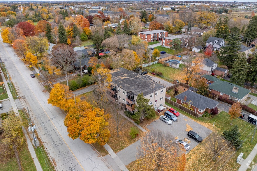 Primary Photo Of 102 Front St E, Whitby Apartments For Sale