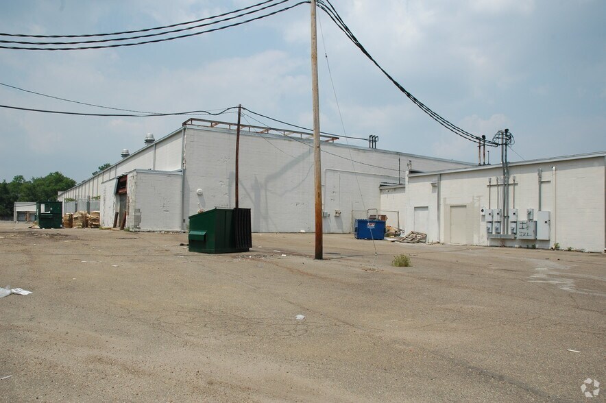 More Photos Of 2885-2899 Terry Rd, Jackson General Retail For Sale