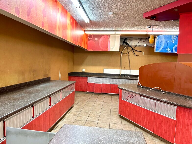 More Photos Of 4603 W Yellowstone Hwy, Mills General Retail For Sale